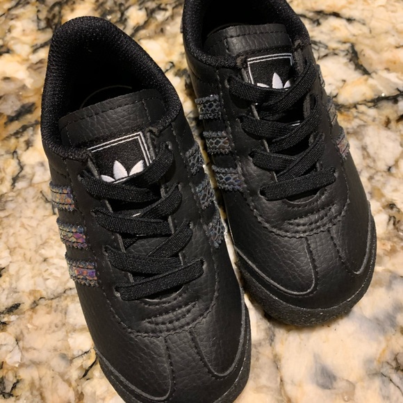 Adidas Samoa shoes - Picture 3 of 5